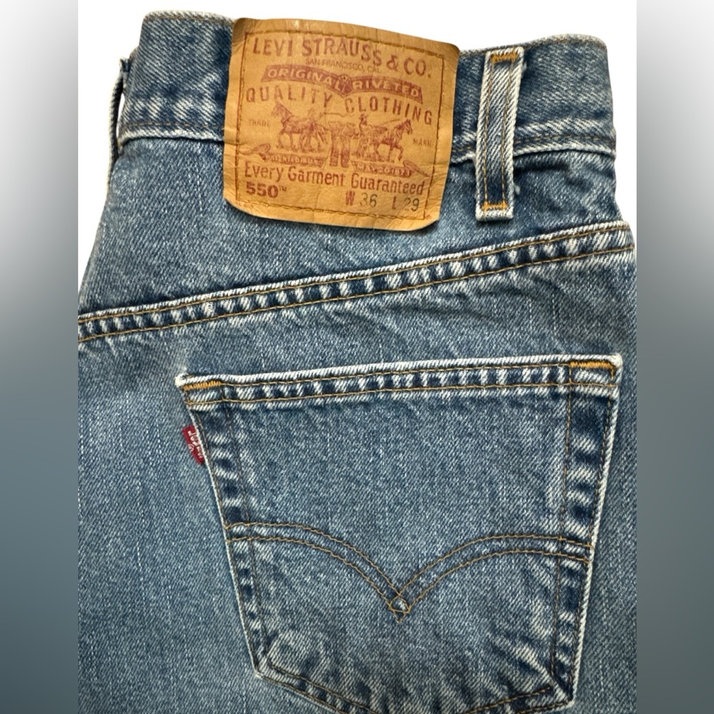 Vintage Men’s Levi’s 550 Relaxed Fit Size 36x29 2002 Medium Wash Denim‎ Jeans